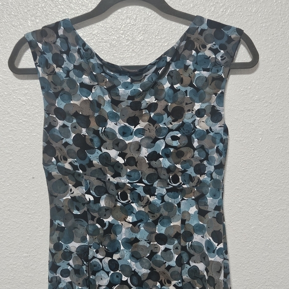 Connected roushing in waist area business dress size 6 - Picture 10 of 12